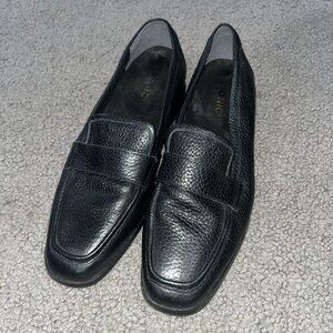 VIONIC SELLAH BLACK PEBBLE LEATHER LOAFERS
